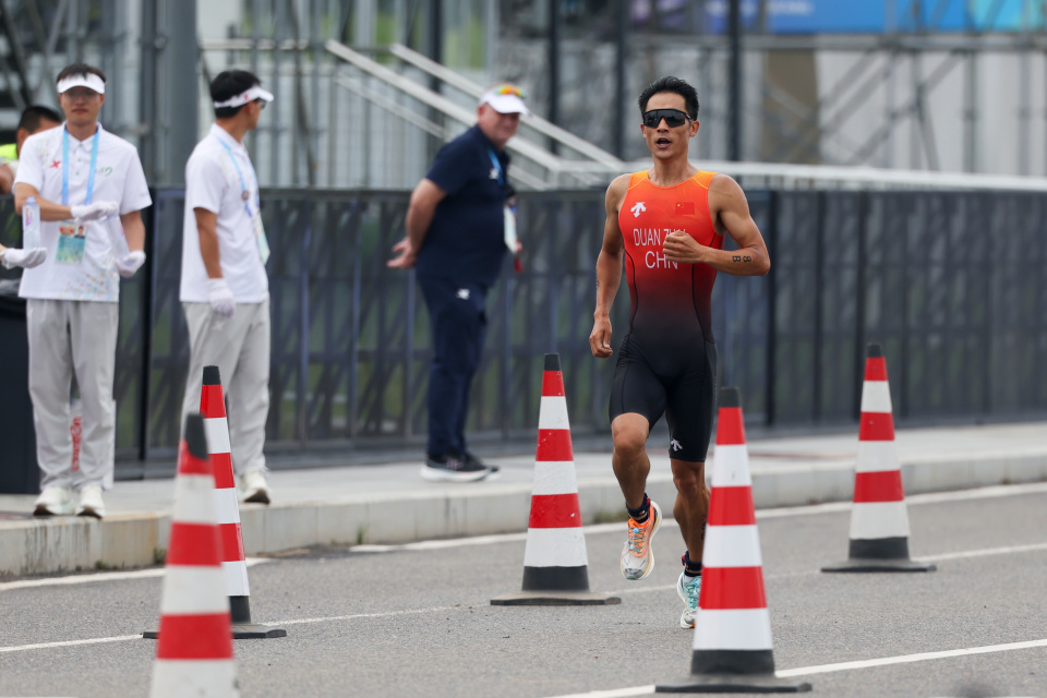 MRXQX, XuOVk, 力决赛中